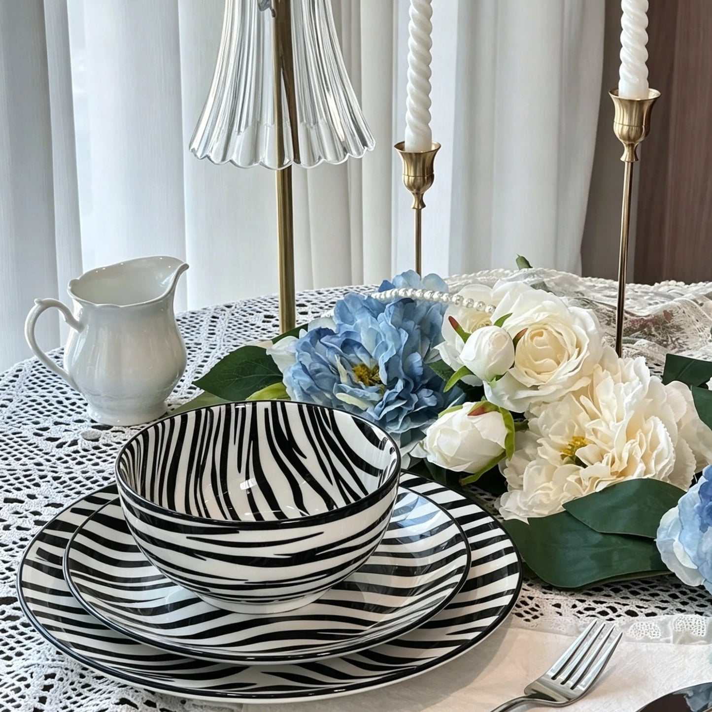 Cerelith 12 Piece Zebra Noir Bold Dinnerware Set For 4
