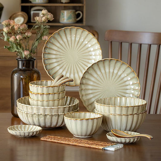 Cerelith Vintage Porcelain Dinnerware Sets Bowls, Plates, and Plates Set